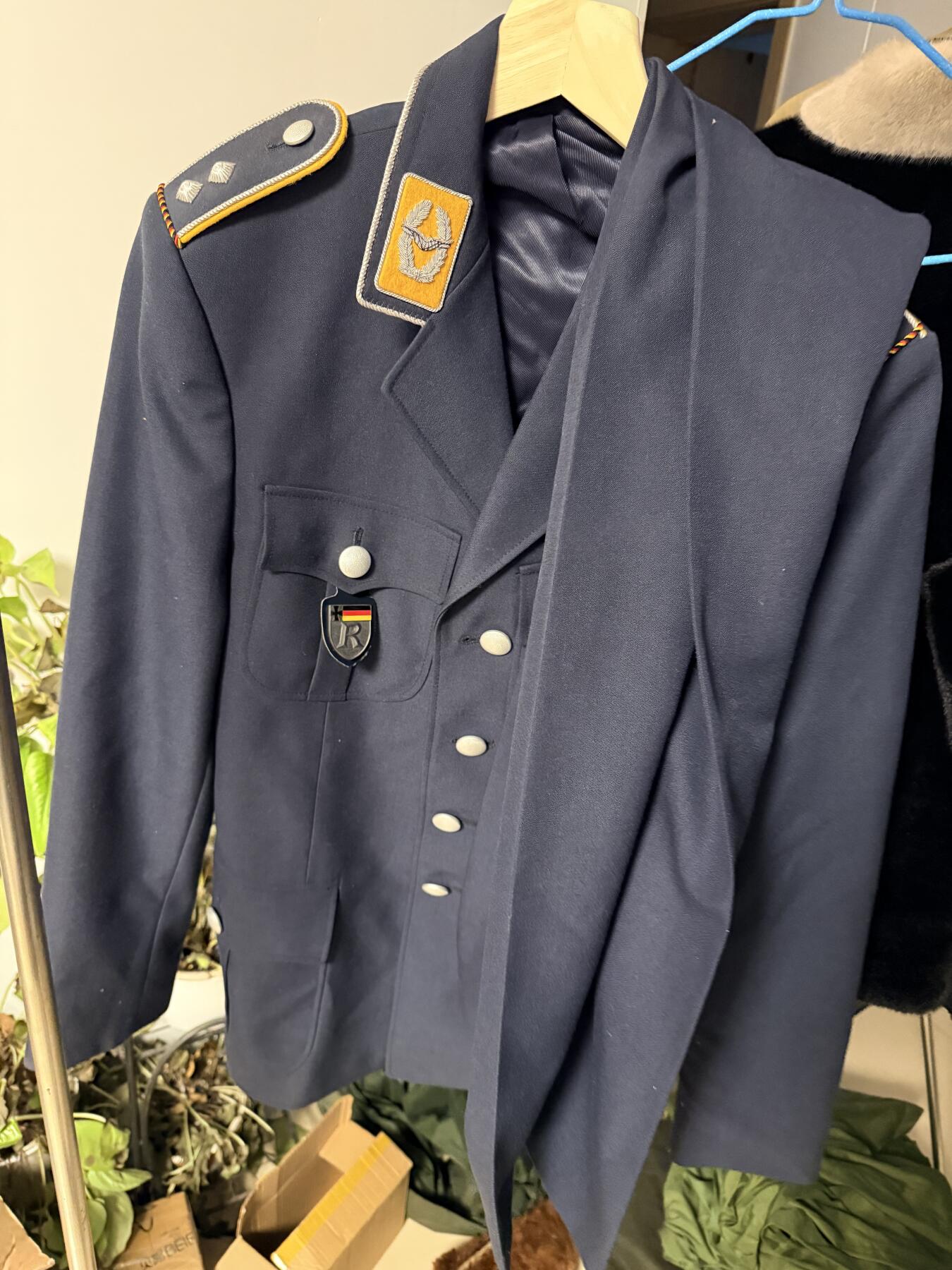 云宸嘉赏-勋臻精藏⭐️年后精品专拍场次🎖 联邦德国国防军空军士官长常服一套 带体能略章 预备役能力奖章 射击认证证章 175体态适中可穿