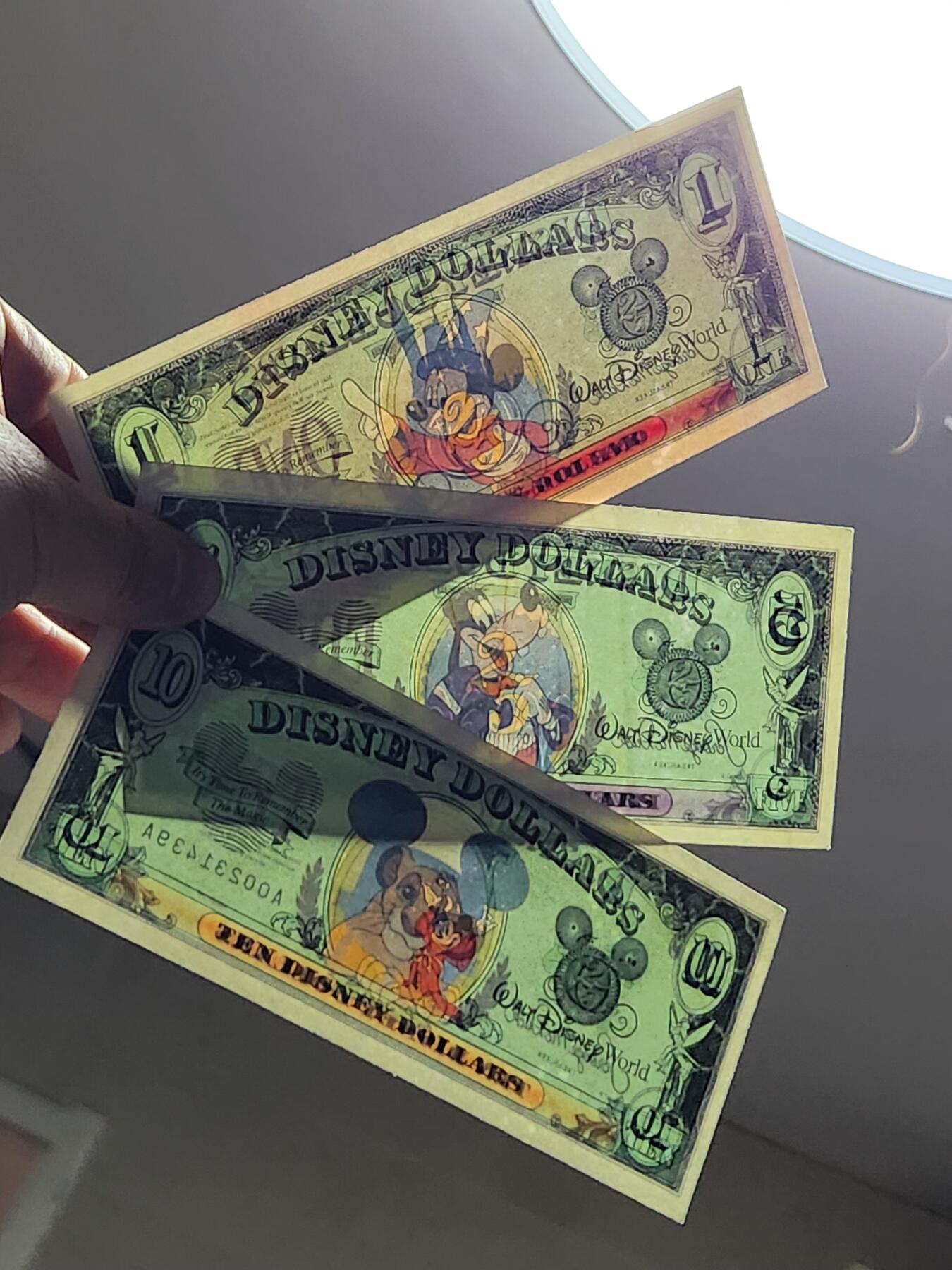 3月5号晚上8点 外国纸币自动截拍第34场 迪士尼1997年全套