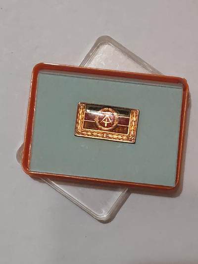 韵星假日军品类拍卖第44期 -- Rimey Holidays Militaria Auction 44 - 民主德国集体劳动荣誉带原盒