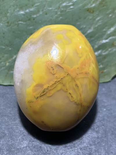 精美冰飘冻料飘鸡油黄战国红玛瑙大勒子一颗！ 精美冰飘冻料飘鸡油黄战国红玛瑙大勒子一颗！