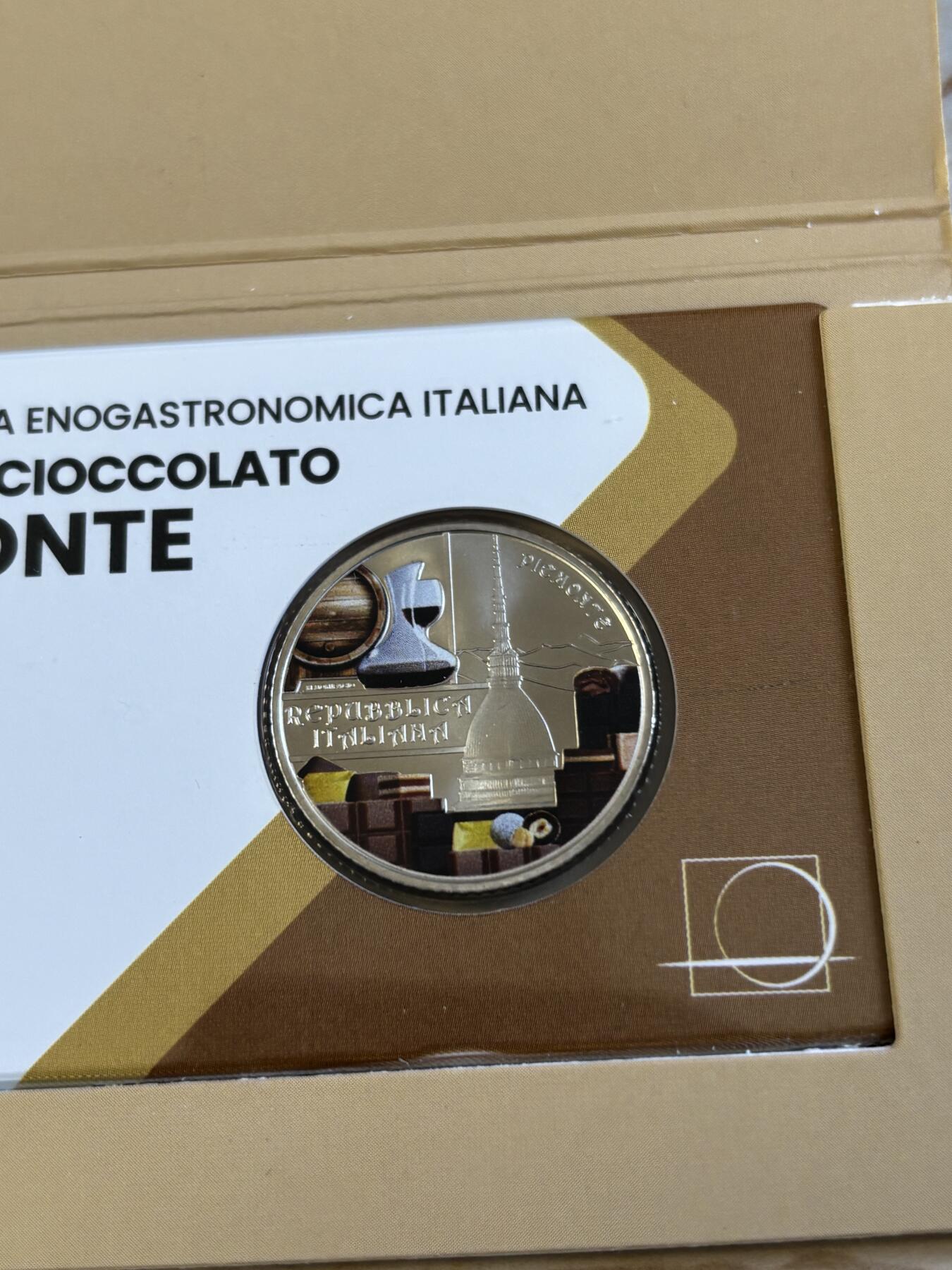 第192期拍卖 意大利2025年食品文化系列巴罗洛和巧克力彩色铜镍币