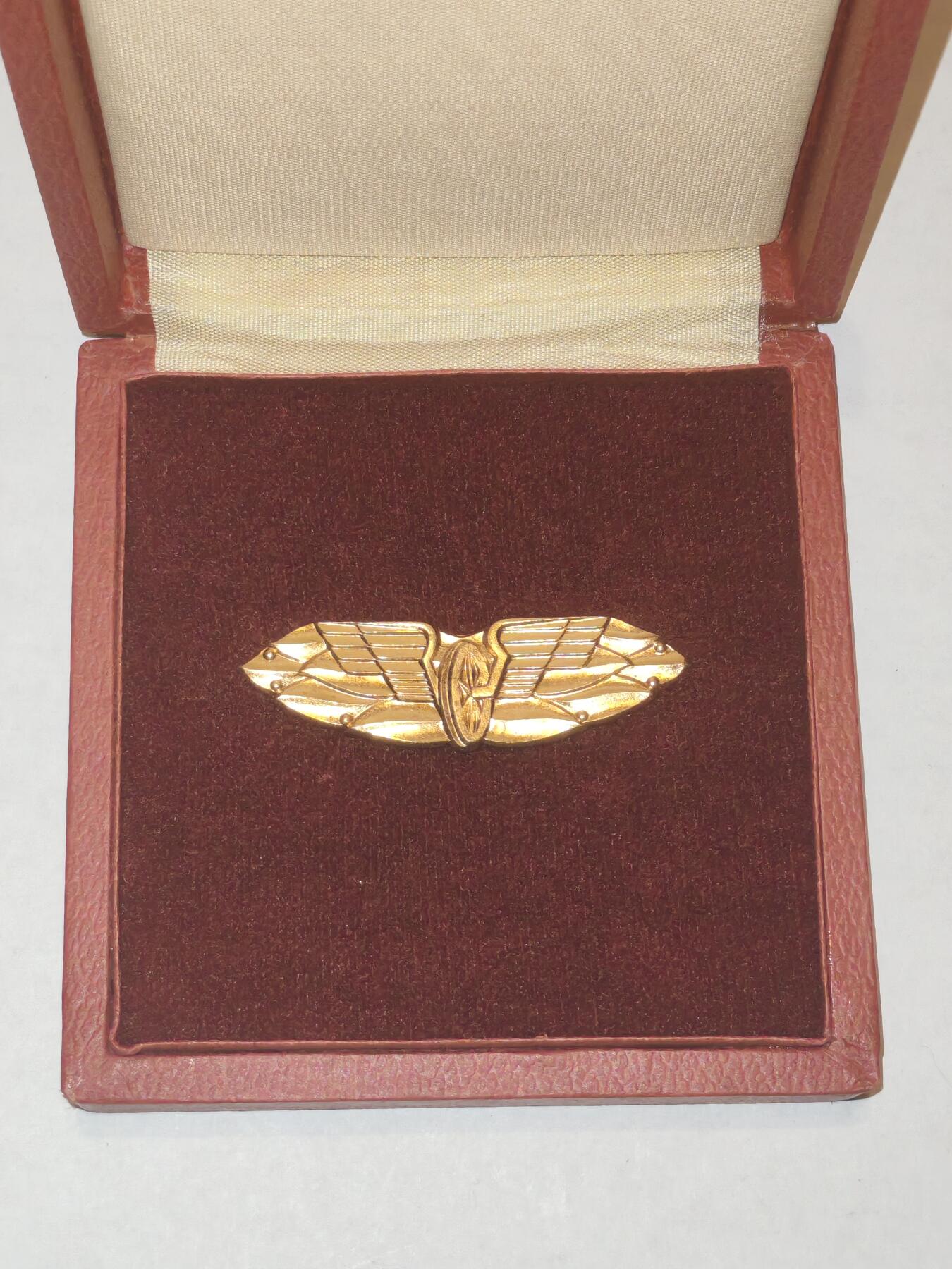 韵星假日军品类拍卖第44期 -- Rimey Holidays Militaria Auction 44 民主德国铁路优秀服务证章带原盒