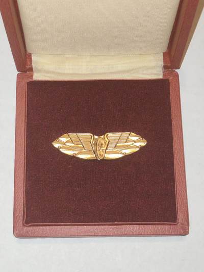 韵星假日军品类拍卖第44期 -- Rimey Holidays Militaria Auction 44 - 民主德国铁路优秀服务证章带原盒