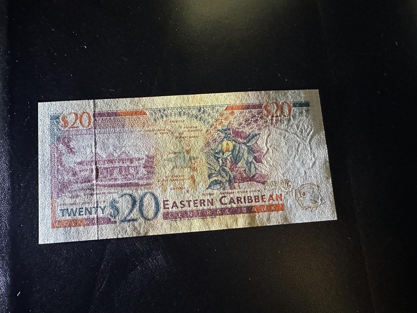 《外钞收藏家》第六百一十五期（畅拍场）（长期征集拍品、欢迎藏友们联系合作） 1994年东加勒比20元 全新UNC