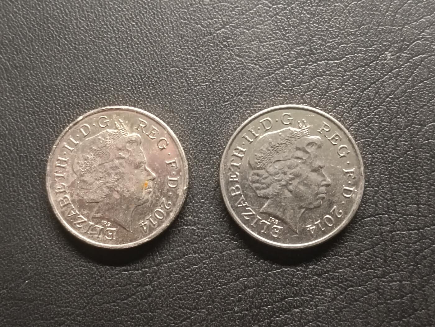 荟藏特别场次第五期——“社长的钢镚堆” 英国10便士盾徽版两枚