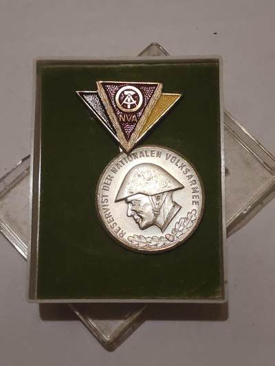 韵星假日军品类拍卖第44期 -- Rimey Holidays Militaria Auction 44 - 民主德国银级人民军预备役奖章带原盒