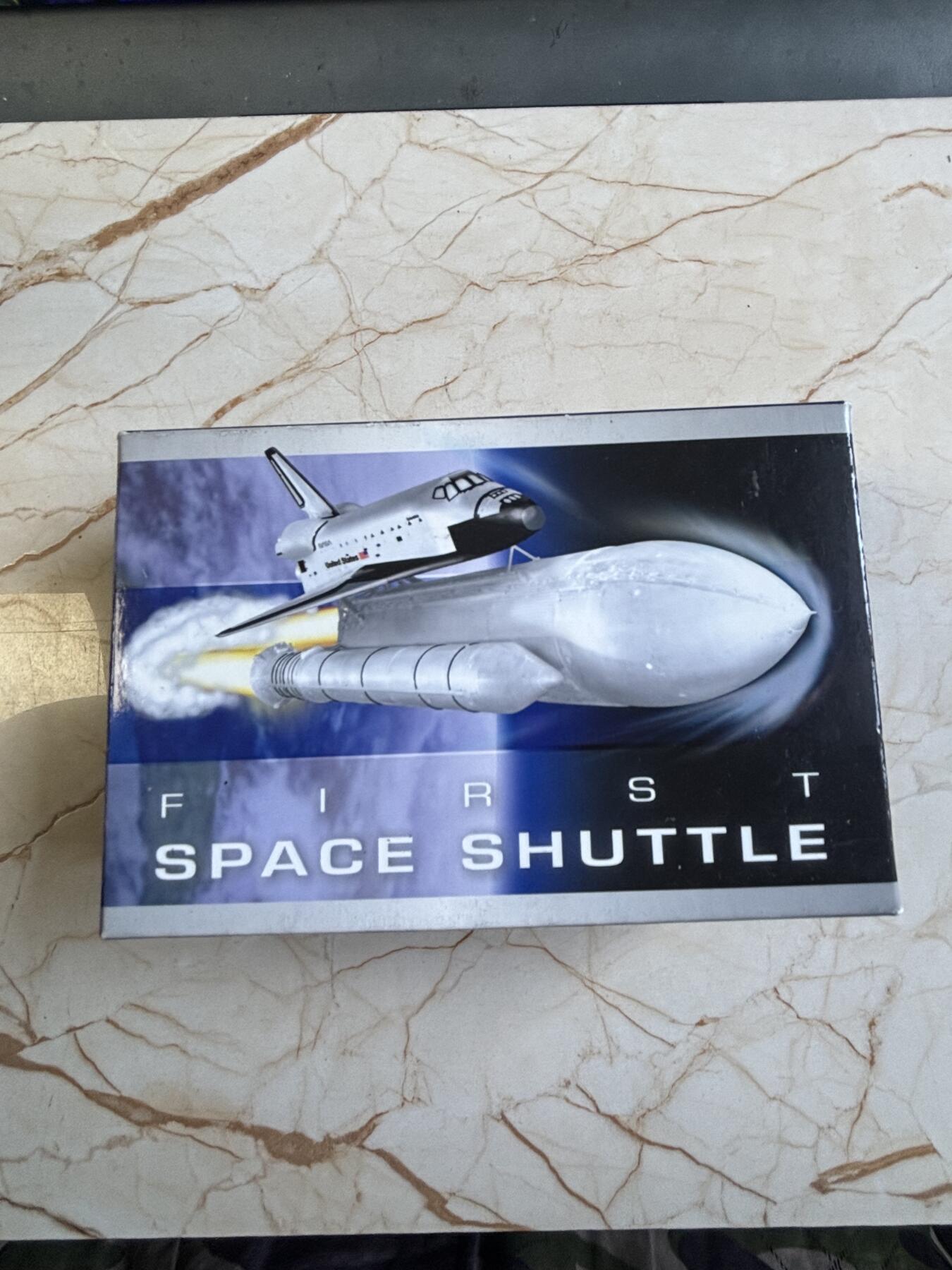 第192期拍卖 库克2010年第一架航天飞机彩色纪念银币，999银，1盎司