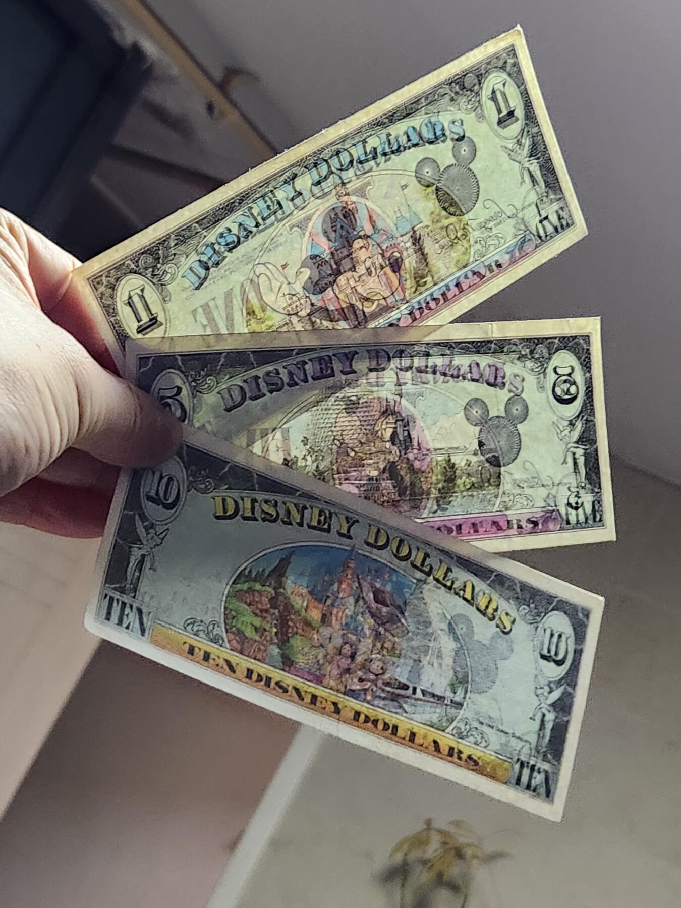 3月5号晚上8点 外国纸币自动截拍第34场 迪士尼1994年全套