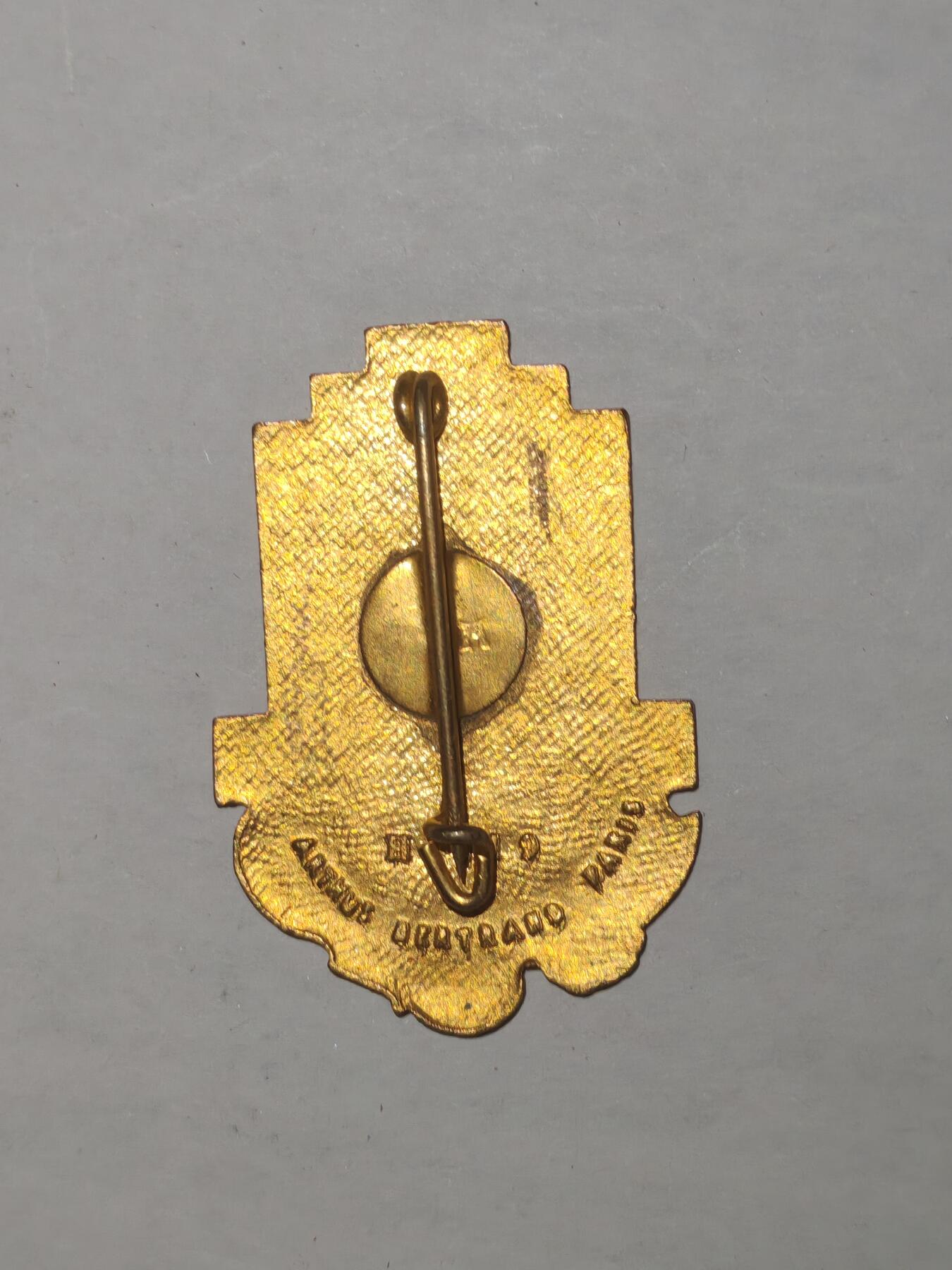 韵星假日军品类拍卖第44期 -- Rimey Holidays Militaria Auction 44 法国第13半旅外籍兵团证章 好品 著名师团 带珐琅