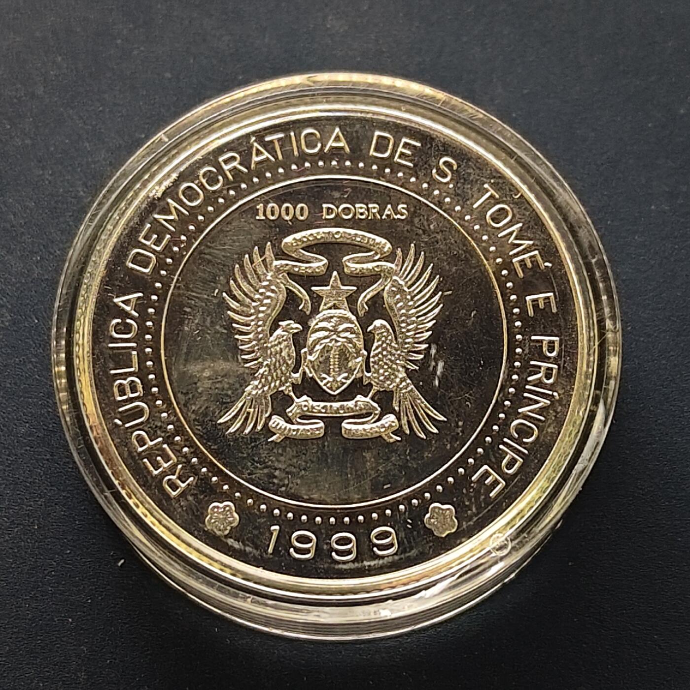 【全场包邮】纯粹捡漏拍509场 圣多美和普林西比1999年1000多布拉千禧年超厚精制纪念银币【34.9毫米36.5克92.5%】-原盒
