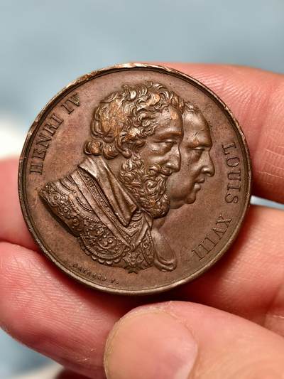 抚柳草堂-第十四期章牌钱币  奖章勋章限时免佣 满百包邮 放漏专场 - 1818法国波旁复辟时期的纪念铜章 由雕刻师 Raymond Gayrard 设计为纪念巴黎新桥亨利四世雕像重建而发行早期无边铭   直径33mm重20.7g