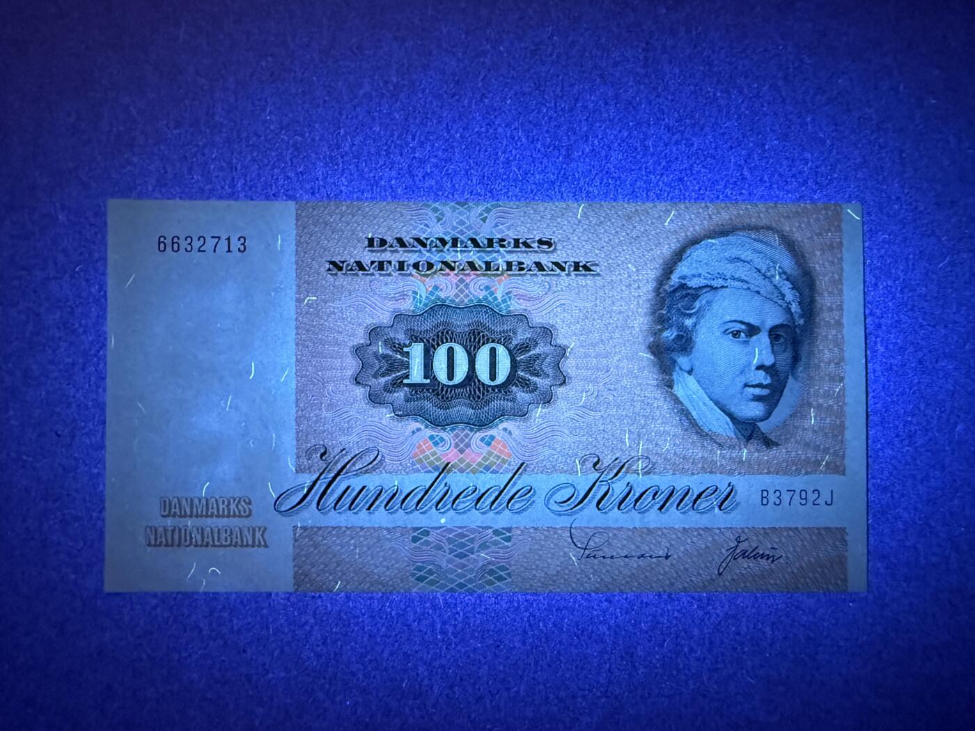 《艾美收藏》第235期-3.8周日外币荟萃 丹麦100克朗 UNC 1979年初版彩蝶 无4