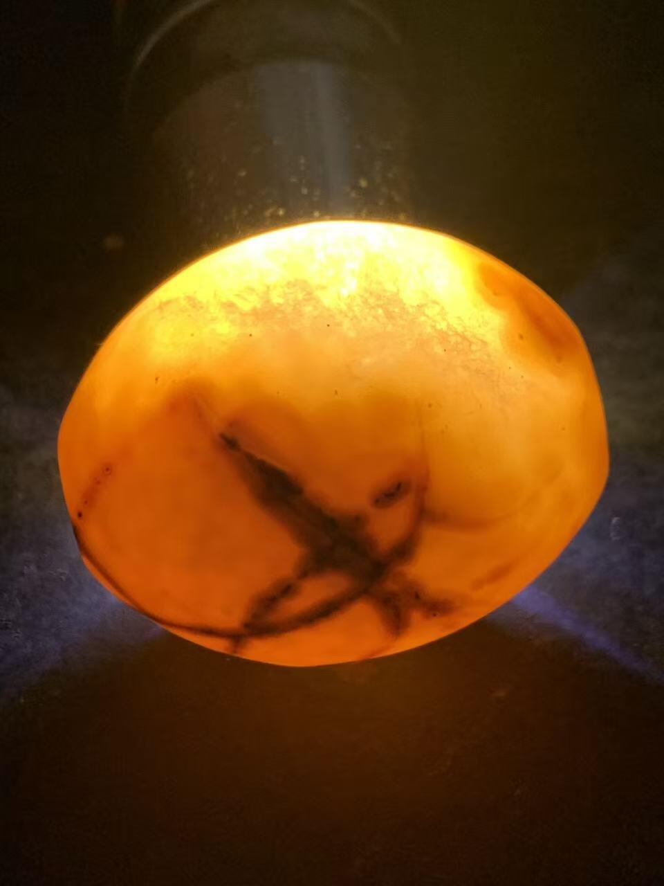 精美冰飘冻料飘鸡油黄战国红玛瑙大勒子一颗！