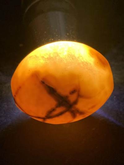 精美冰飘冻料飘鸡油黄战国红玛瑙大勒子一颗！ 精美冰飘冻料飘鸡油黄战国红玛瑙大勒子一颗！