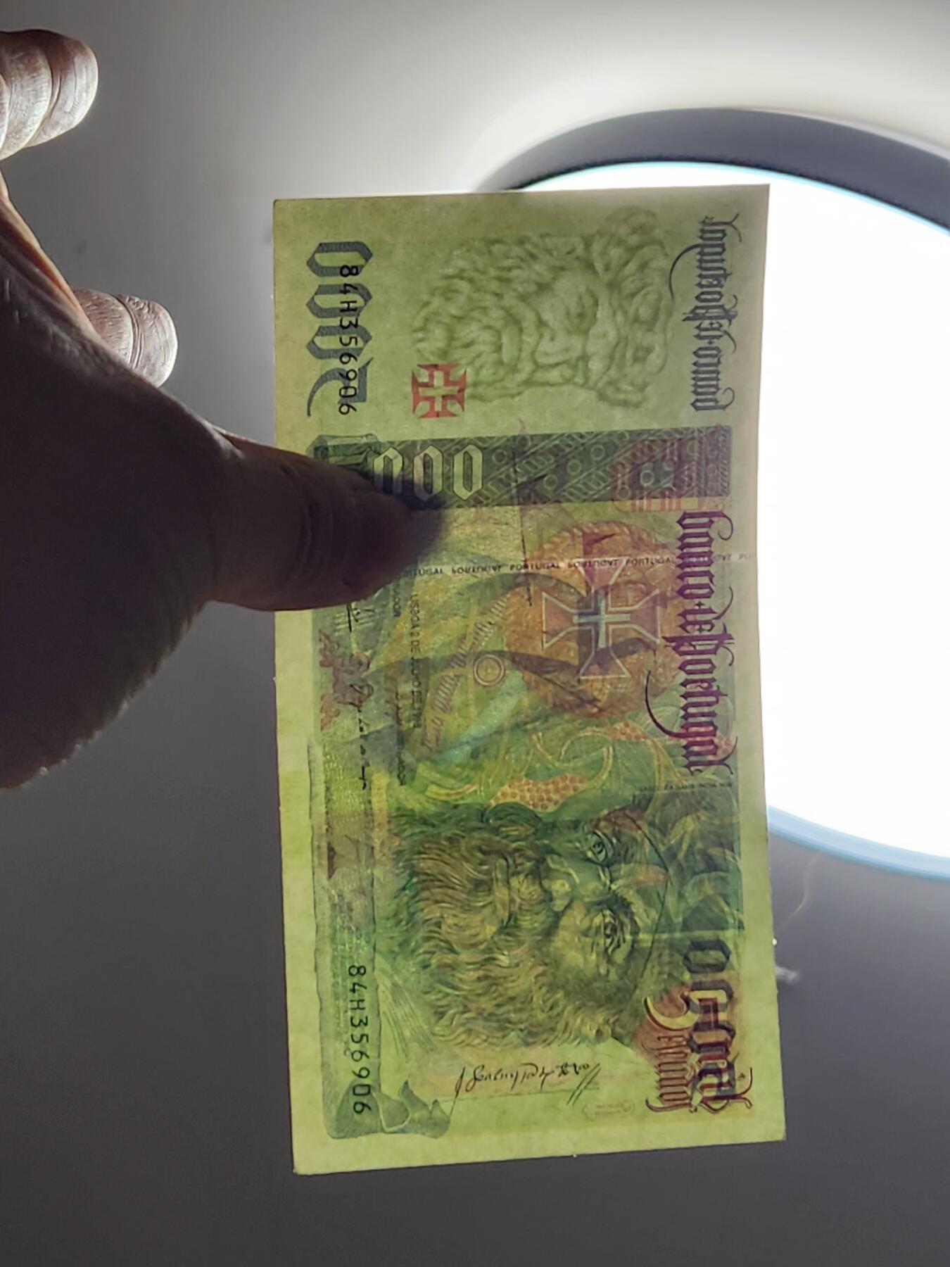 3月5号晚上8点 外国纸币自动截拍第34场 葡萄牙5000几乎全新