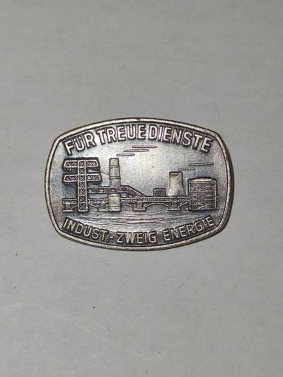 韵星假日军品类拍卖第44期 -- Rimey Holidays Militaria Auction 44 - 民主德国银级工业服务证章