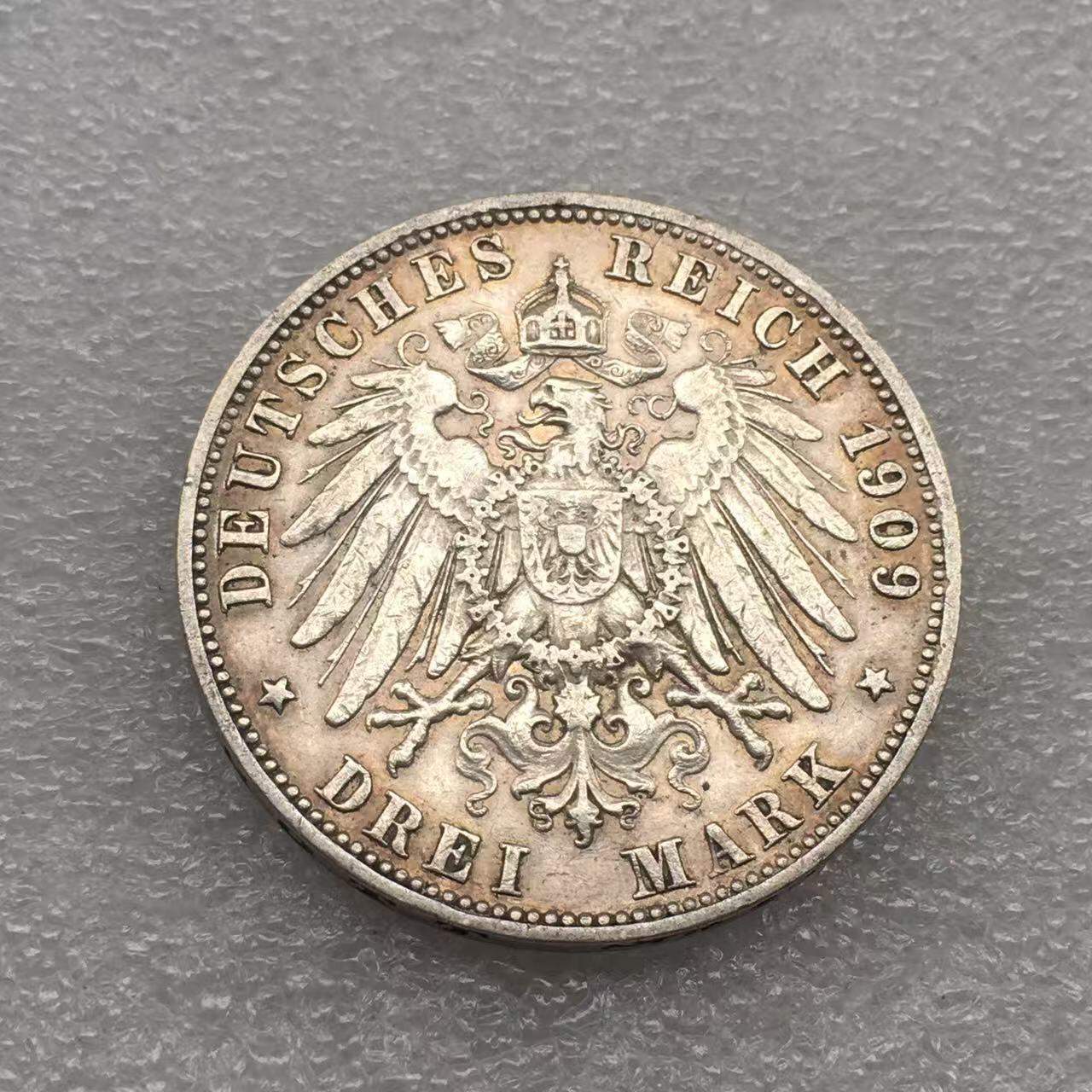 世界钱币专场拍卖 每周二开拍