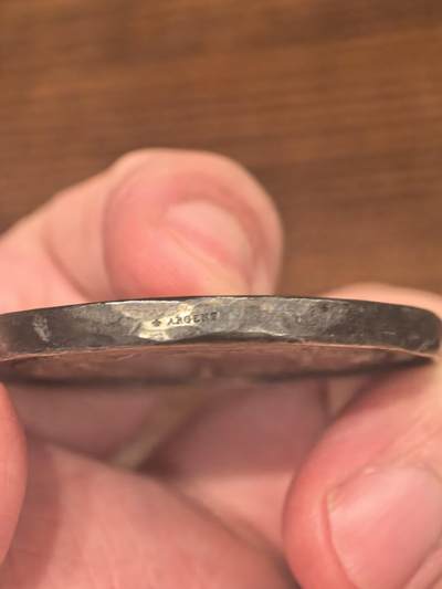 欧洲银章、铜章，大优惠起拍价都是银价计算 起拍价格小于银价,拿破仑三世农业竞赛纪念章50克法国（1852-1870年）官方农业竞赛纪念章，“NAPOLEON III EMPEREUR”（拿破仑三世皇帝）字样，是头戴月桂冠的拿破仑三世侧面像，由著名雕刻师阿尔丰斯·巴雷（Alphonse Barre）或其家族设计，意为“莫尔塔涅区农业竞赛”。图案是由羊、牛、马头和犁组成的农业花环，中心为空白，用于镌刻获奖者姓名。