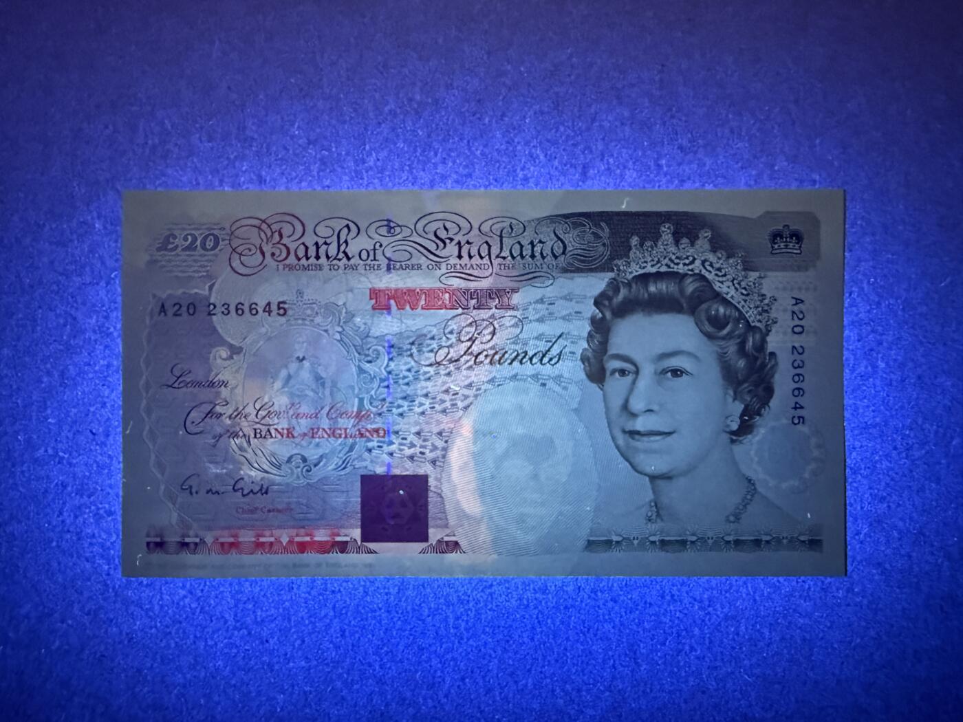 《艾美收藏》第235期-3.8周日外币荟萃 英格兰20镑 UNC E序列 皇冠版 A20冠