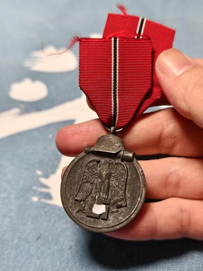 抚柳草堂-第十四期章牌钱币  奖章勋章限时免佣 满百包邮 放漏专场 - 1942德三冻肉 东线作战奖章 暗盔版品相不错