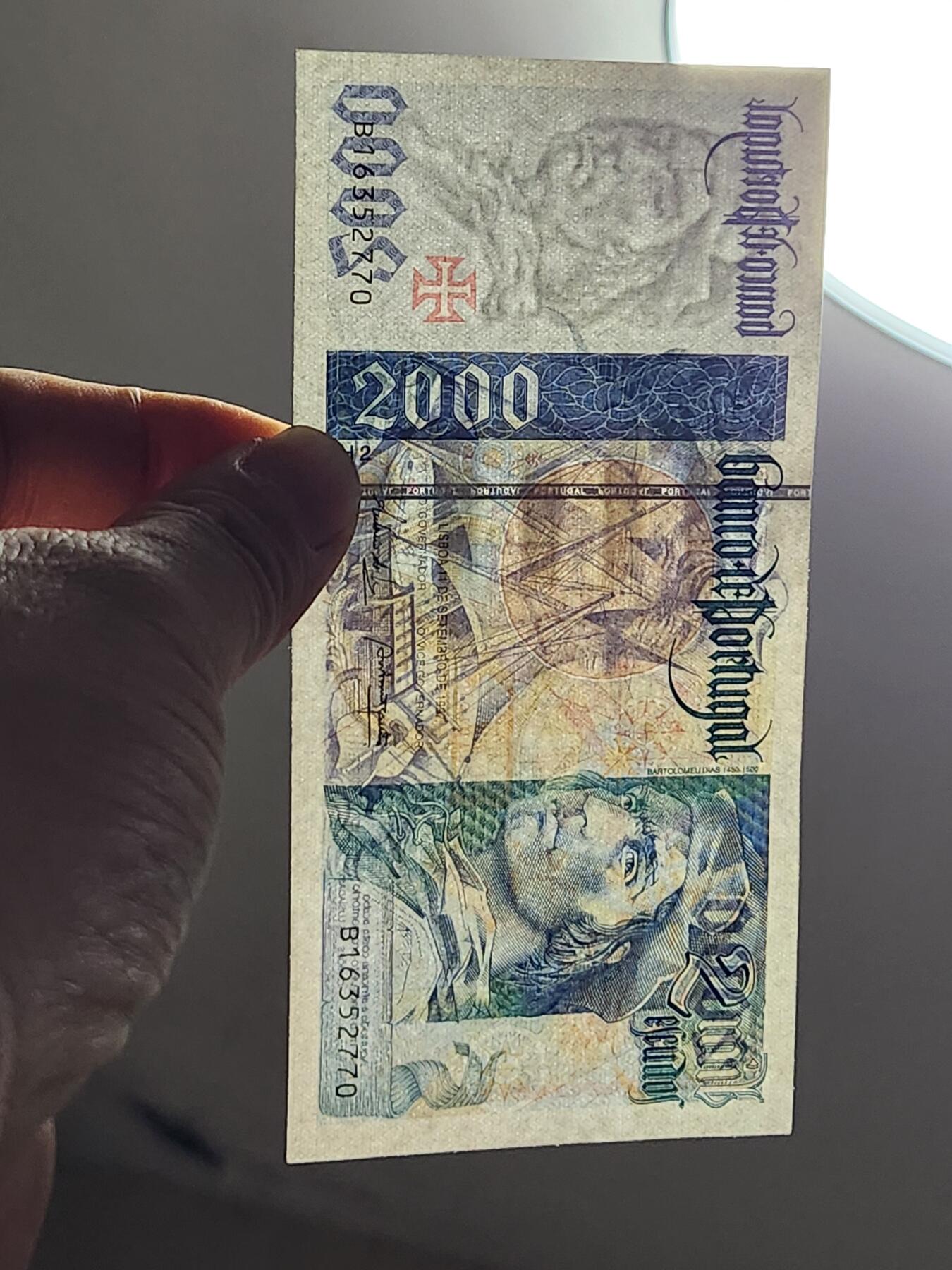 3月5号晚上8点 外国纸币自动截拍第34场 葡萄牙2000几乎全新