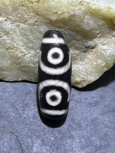 仅此一颗，藏传六眼随形天珠一颗 - 仅此一颗，藏传六眼随形天珠一颗