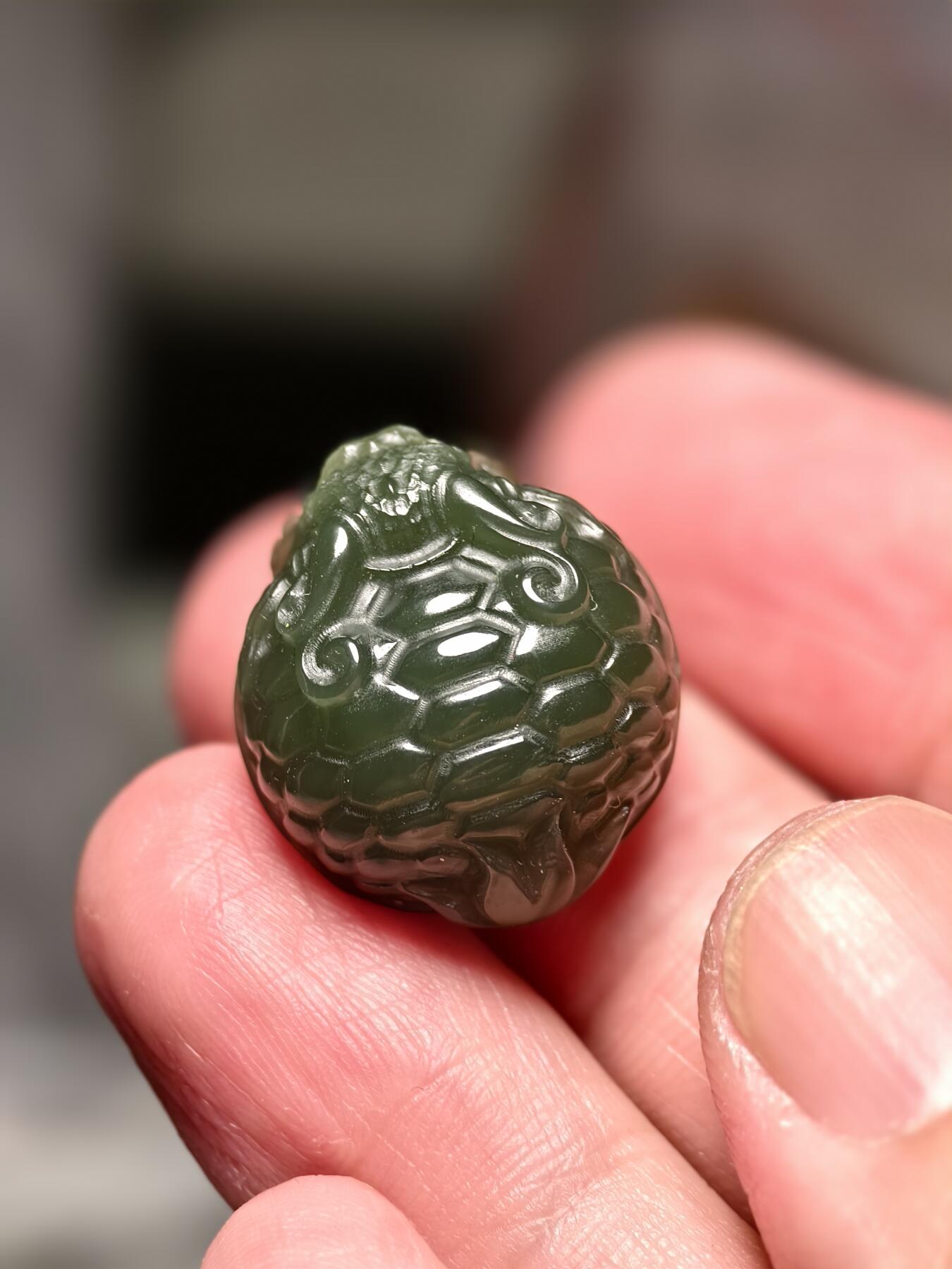 抚柳草堂-第十四期章牌钱币  奖章勋章限时免佣 满百包邮 放漏专场 和田玉小龙龟 和田玉雕刻小龙龟 玉质细腻雕刻精美 打灯无结构重7.8g Q萌可爱 支持国检永久保真 