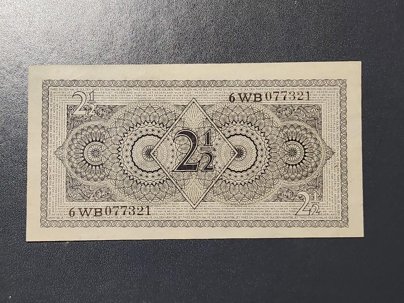 3月5号晚上8点 外国纸币自动截拍第34场 荷兰2.5几乎全新