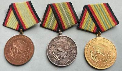 盛世勋华——号角文化勋章邮票专场拍卖第308期 - 东德人民军服役奖章 15.10.5年一套