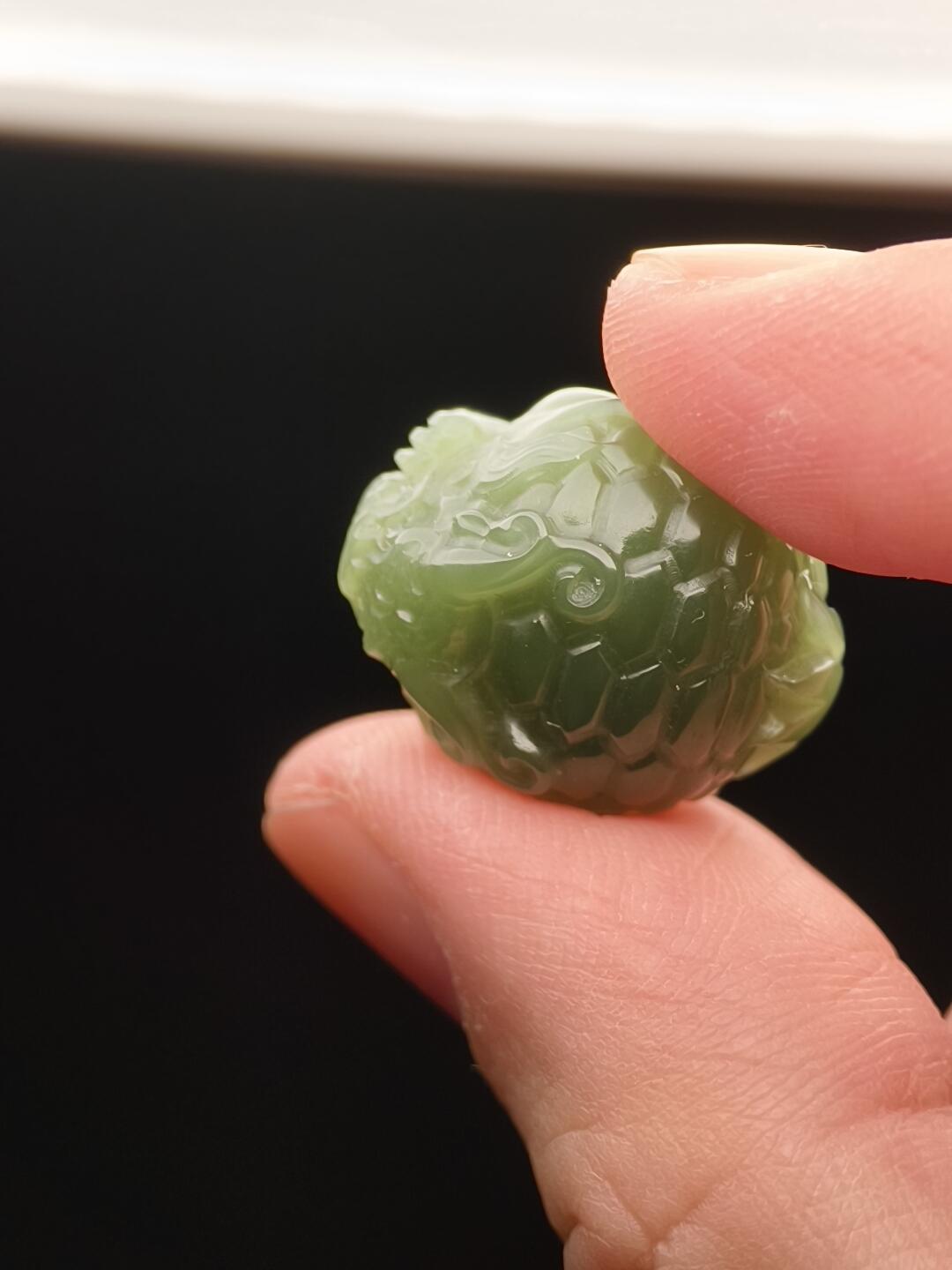 抚柳草堂-第十四期章牌钱币  奖章勋章限时免佣 满百包邮 放漏专场 和田玉小龙龟 和田玉雕刻小龙龟 玉质细腻雕刻精美 打灯无结构重7.8g Q萌可爱 支持国检永久保真 