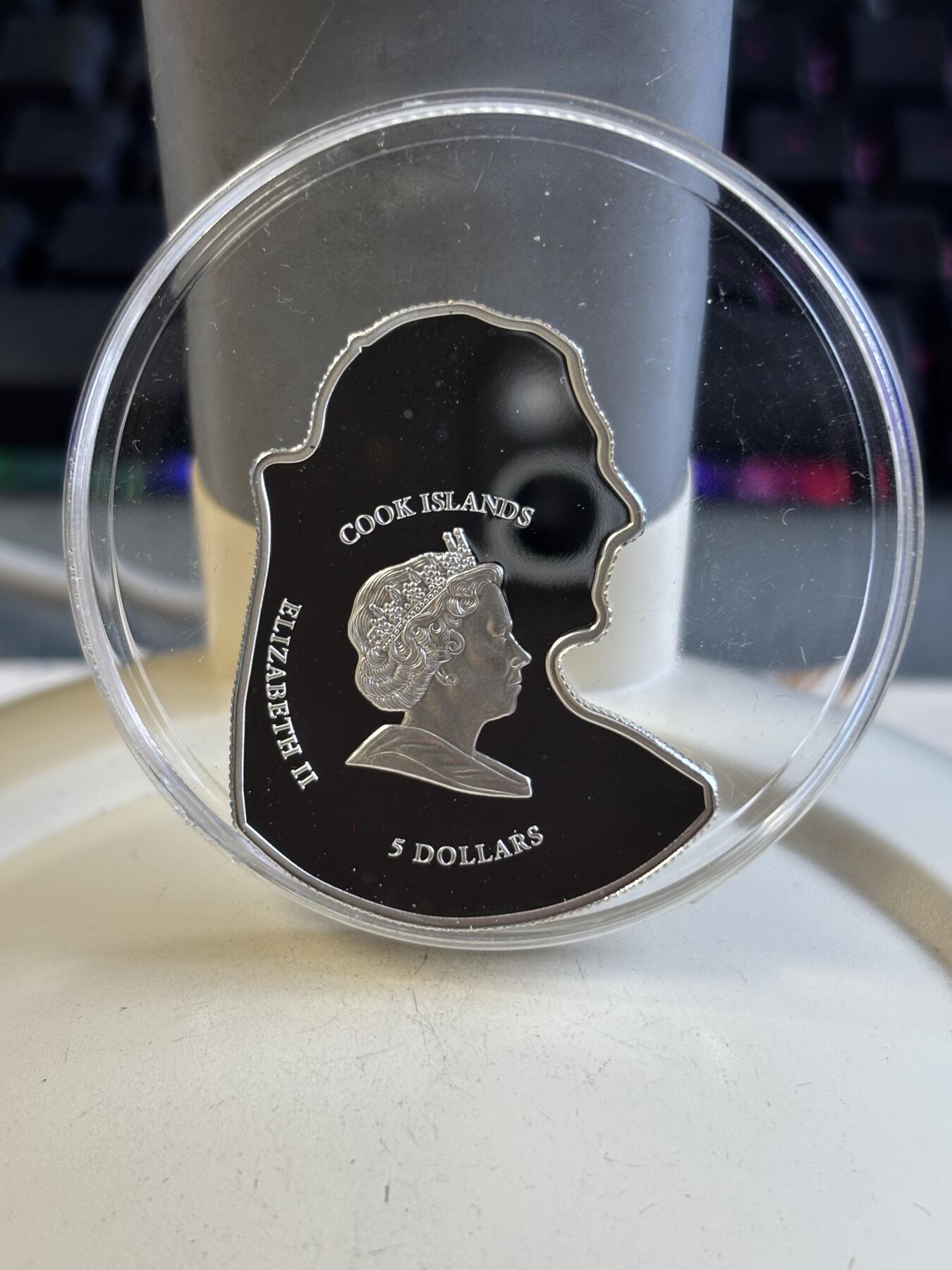 第192期拍卖 库克2007教皇本笃十六世肖像形镀金镶水晶银币,925银镀金999金，25克，发行量5000枚