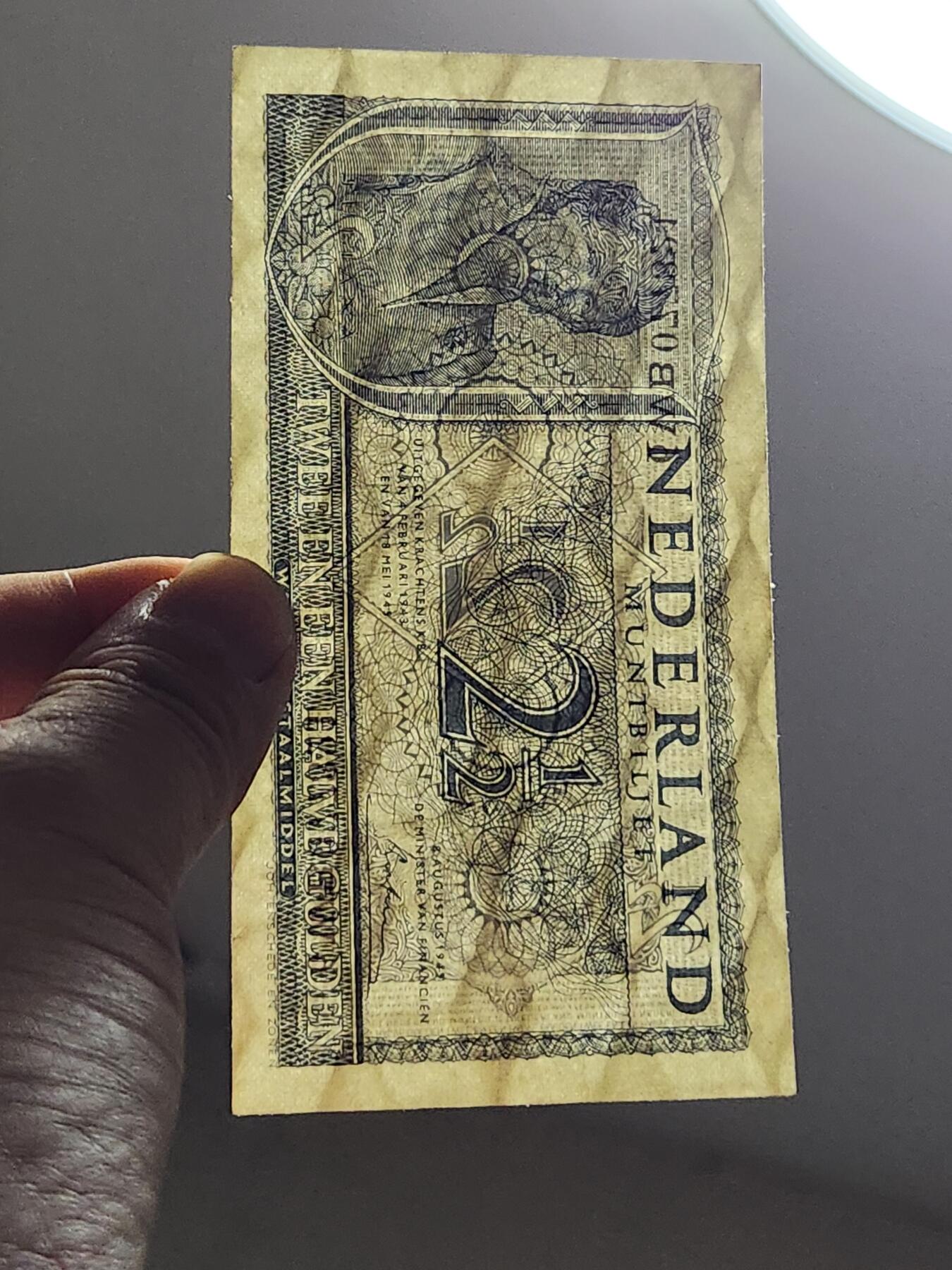 3月5号晚上8点 外国纸币自动截拍第34场 荷兰2.5几乎全新