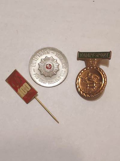 韵星假日军品类拍卖第44期 -- Rimey Holidays Militaria Auction 44 - 民主德国内务部优秀服务证章与人民军铜级体能，普罗斯捷约夫农机厂百年