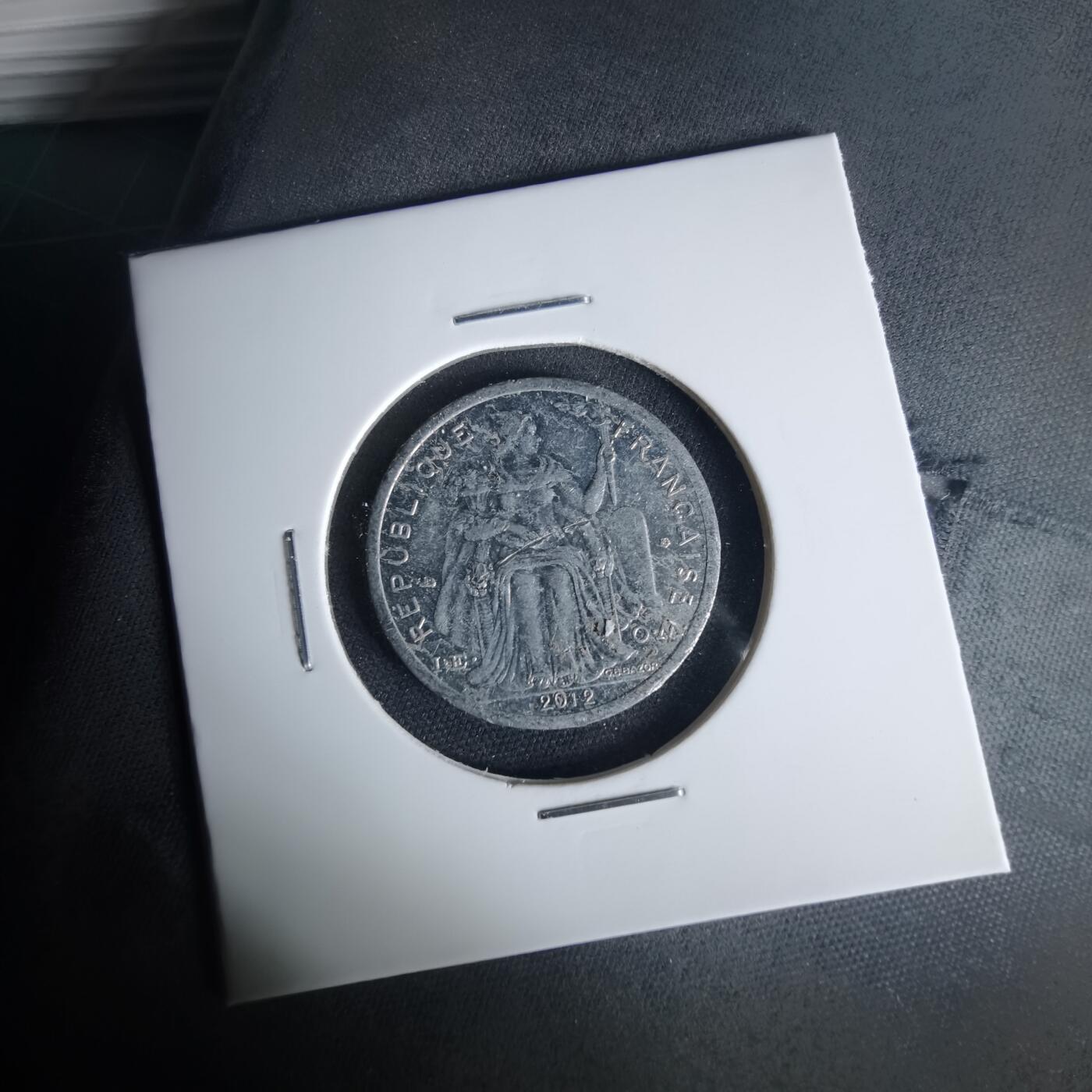 沼泽如烟--第1015场 法属新喀里多尼亚2012年1法郎