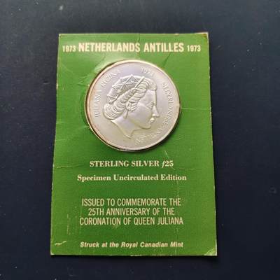 【全场包邮】纯粹捡漏拍509场 - 荷属安德列斯1973年25盾朱莉安娜女王登基25周年官方卡装纪念银币【45毫米42.12克92.5%】