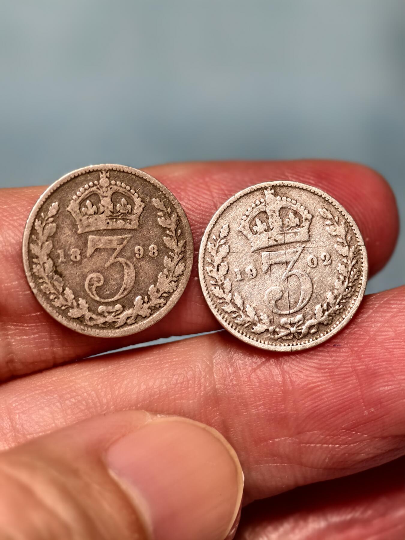 抚柳草堂-第十四期章牌钱币  奖章勋章限时免佣 满百包邮 放漏专场 1898/1902英国维多利亚和爱德华七世三便士银币 高银版本重2.7g 流通品相 