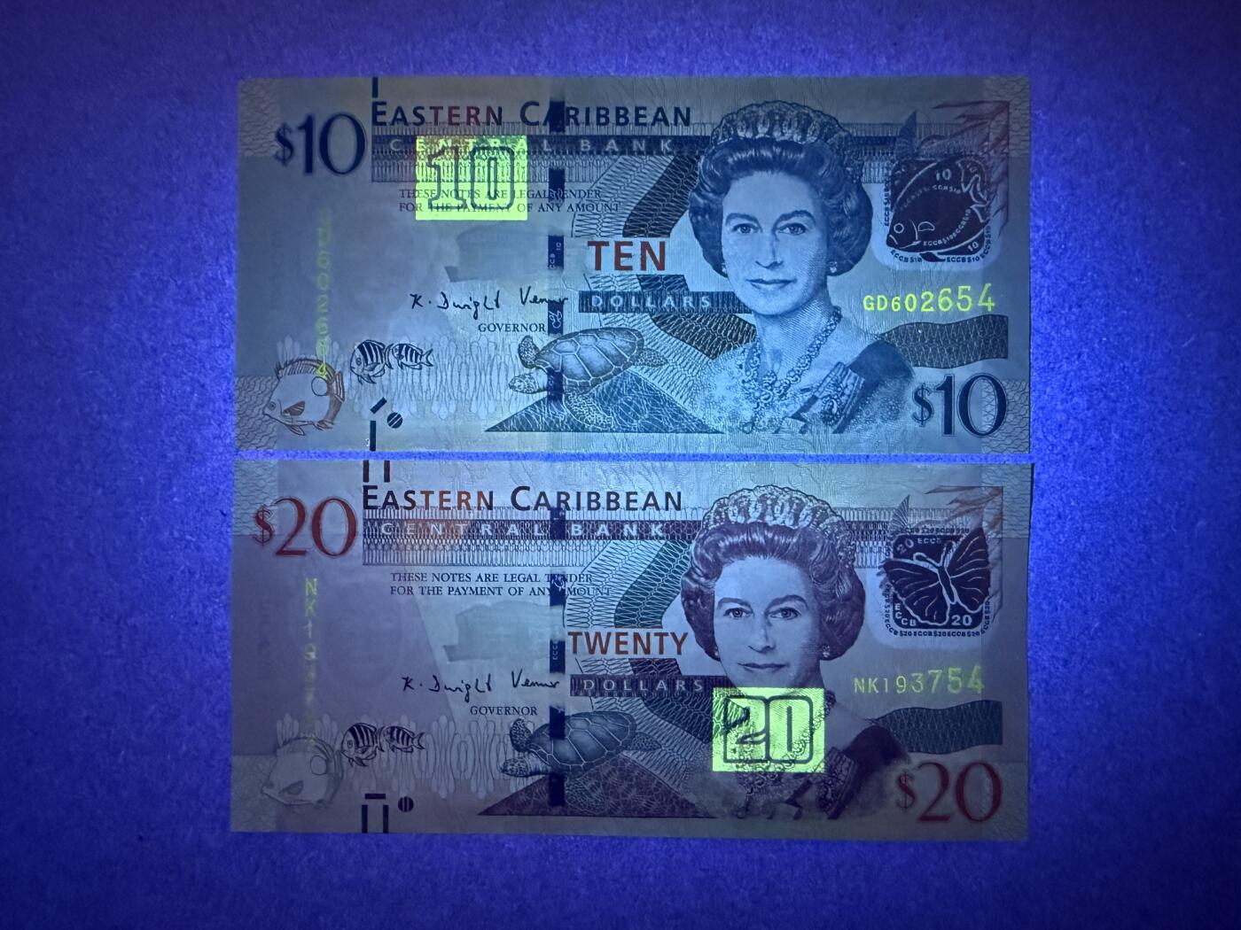 《艾美收藏》第235期-3.8周日外币荟萃 东加勒比10、20元2张 UNC 2015年