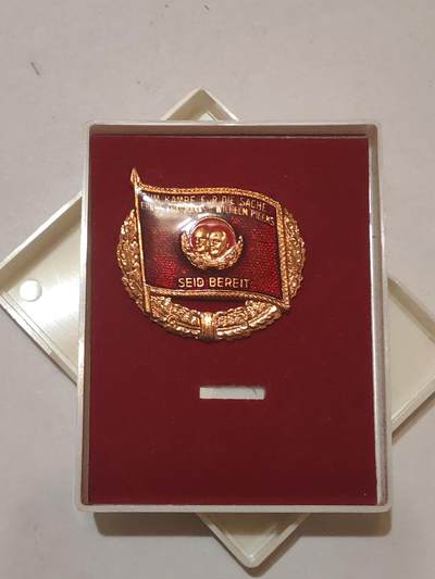 韵星假日军品类拍卖第45期 -- Rimey Holidays Militaria Auction 45 - 民主德国铜级威廉皮克与台尔曼共同战斗奖章带原盒