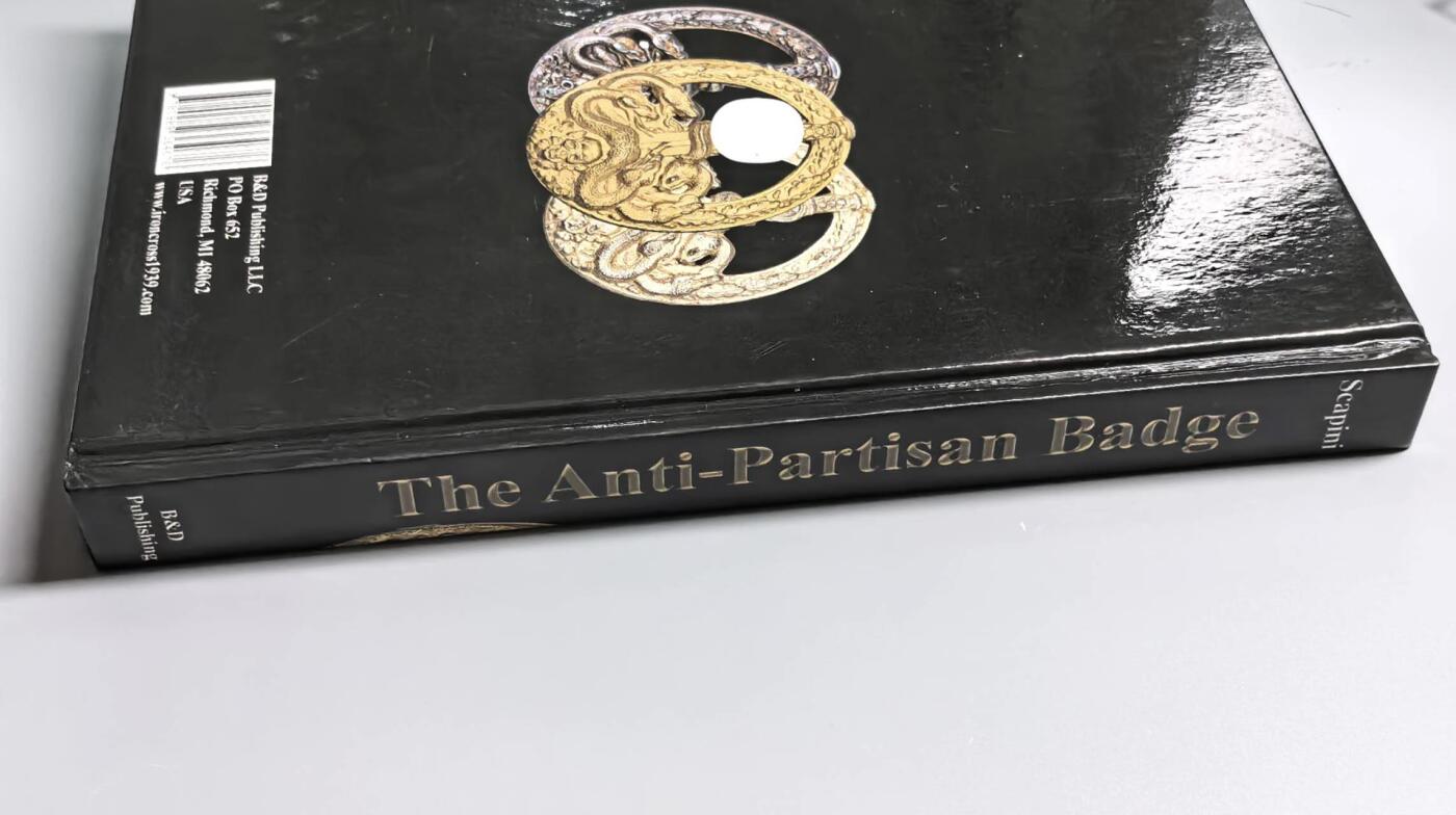 小驴勋章奖章收藏3月7日周六晚六点拍卖（珍爱和平，收藏战争，铭记历史，勿忘国耻，忠党爱国。有偿代拍，送拍规则在简介最后，参拍须阅读规则后再参拍，关系到运费包装发货时效真假辨别等关键信息，拍卖时不再发原图，看大图店主微信码在拍卖店铺介绍里） 世界最专业德章B&D出版社专业书籍《抗击游击奖章》