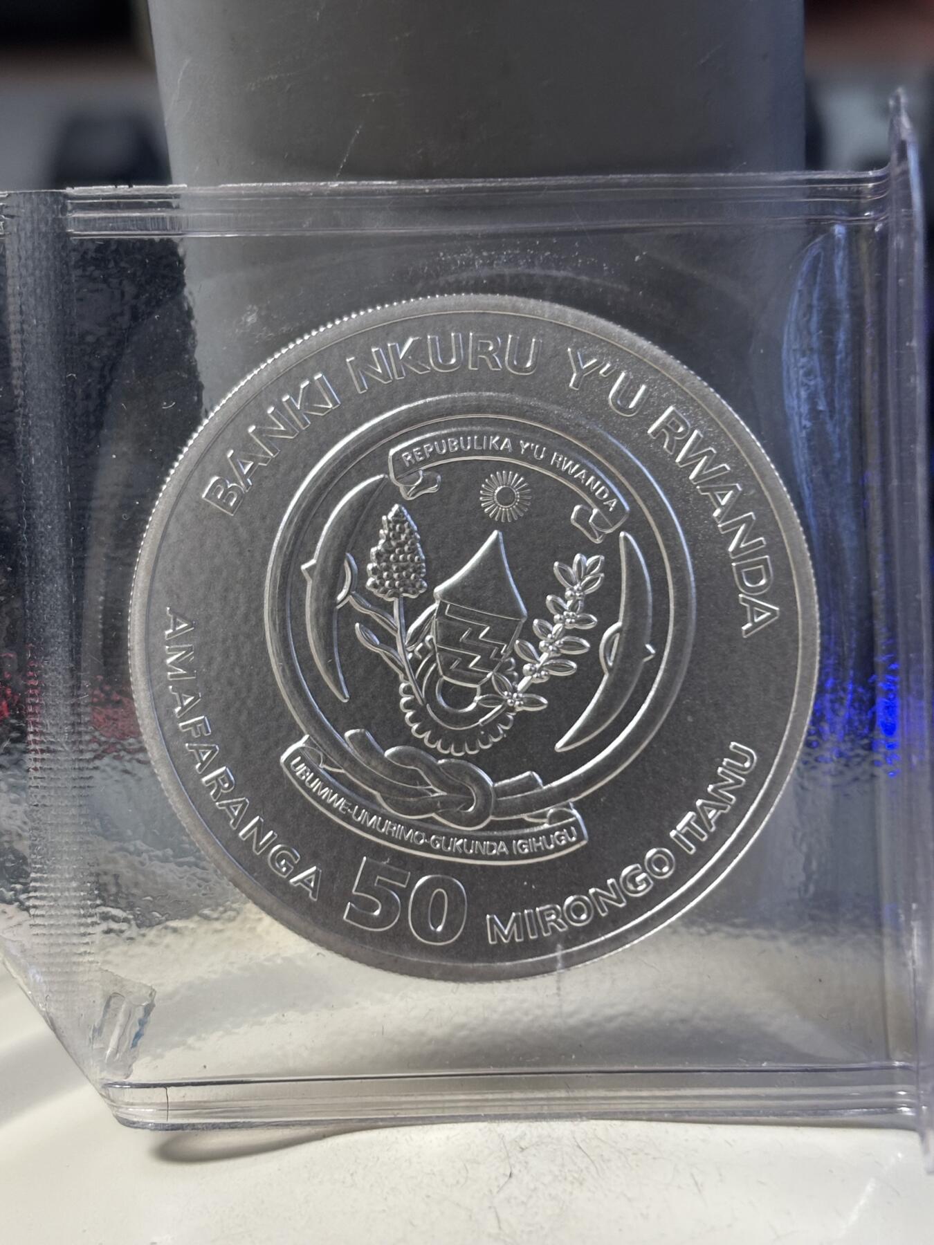 第192期拍卖 卢旺达2012年非洲野生动物系列5犀牛1盎司纪念银币，999银