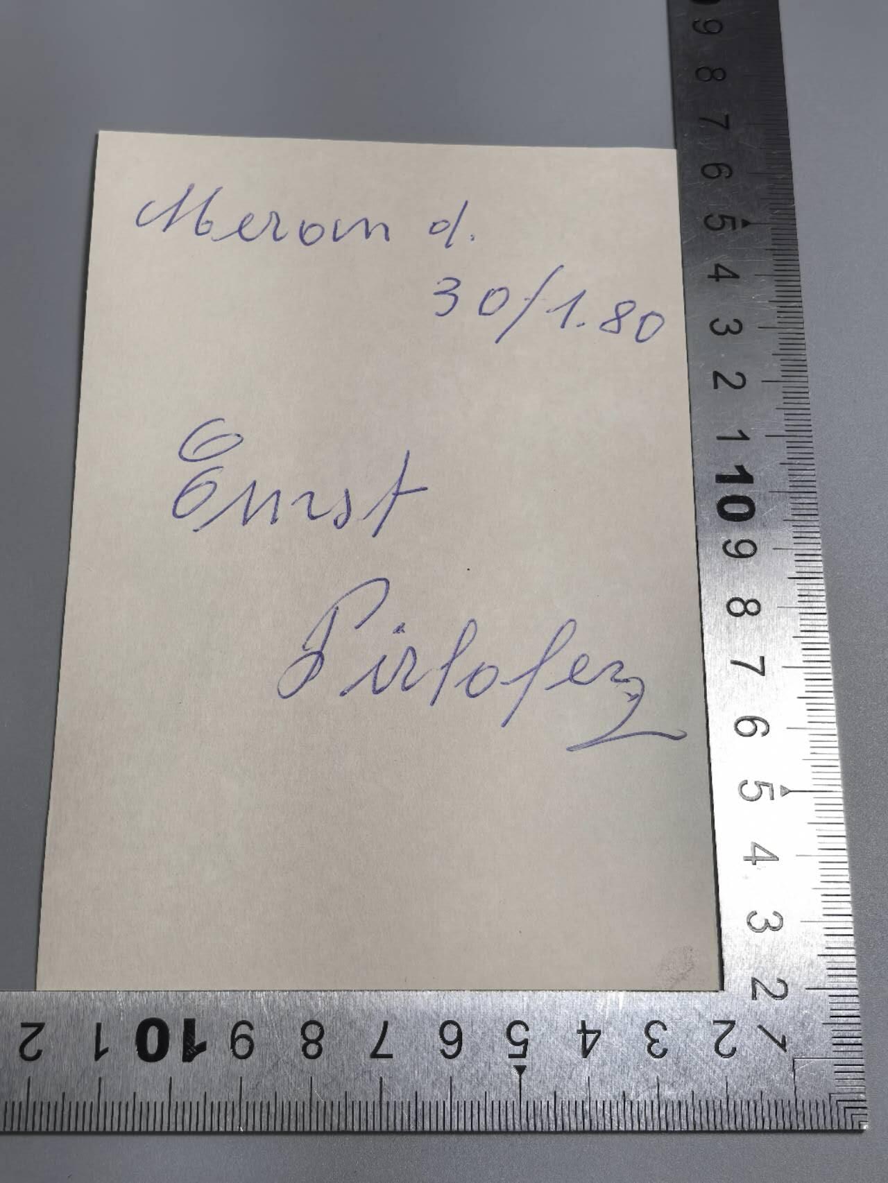 小驴勋章奖章收藏3月7日周六晚六点拍卖（珍爱和平，收藏战争，铭记历史，勿忘国耻，忠党爱国。有偿代拍，送拍规则在简介最后，参拍须阅读规则后再参拍，关系到运费包装发货时效真假辨别等关键信息，拍卖时不再发原图，看大图店主微信码在拍卖店铺介绍里） 20分钟15辆高射炮王牌Ernst Pirhofer战后硬相纸背面亲笔签名