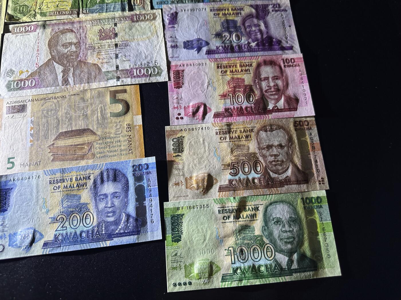 《外钞收藏家》第六百一十五期（畅拍场）（长期征集拍品、欢迎藏友们联系合作） 刚果、阿布哈兹、马拉维、哈萨克斯坦等16张一起 有新有旧
