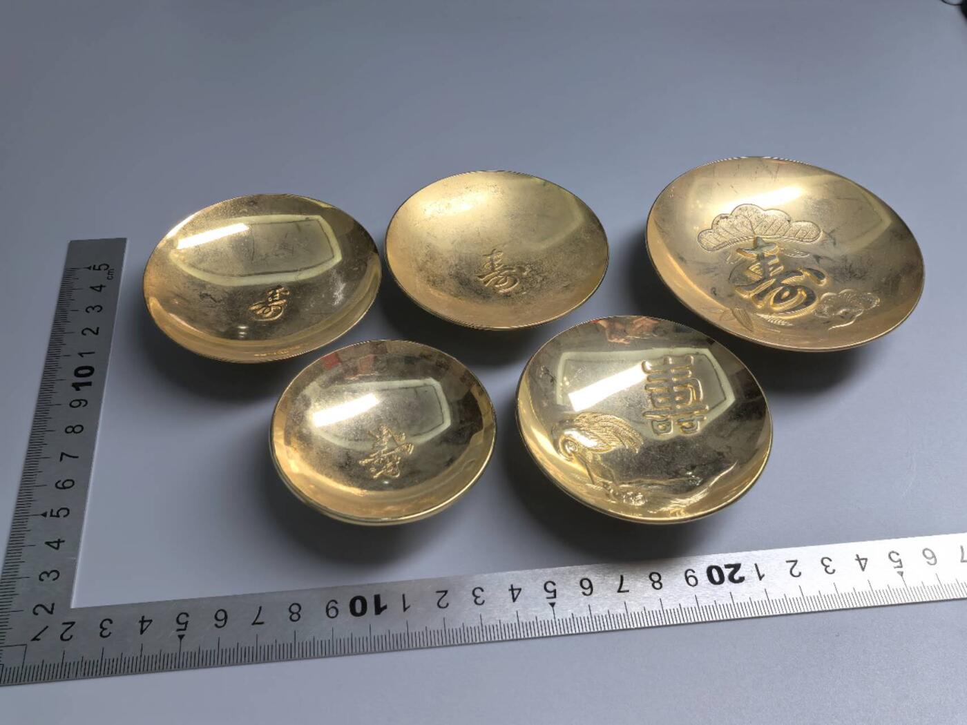 小驴勋章奖章收藏3月7日周六晚六点拍卖（珍爱和平，收藏战争，铭记历史，勿忘国耻，忠党爱国。有偿代拍，送拍规则在简介最后，参拍须阅读规则后再参拍，关系到运费包装发货时效真假辨别等关键信息，拍卖时不再发原图，看大图店主微信码在拍卖店铺介绍里） 24K镀金寿字金属酒杯一组