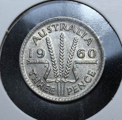 外国优质老铜币银币苏联纪念章，每周六晚九点倒数截拍，满百包邮可寄存，持续收拍 - 澳大利亚1960年3 便士银币，属十进制前辅币，正面为伊丽莎白二世青年像，背面是象征农业的麦穗图案。1910 年起发行，1964 年停铸，1966 年币制改革后逐步退出流通，是英联邦时期澳币的典型代表。