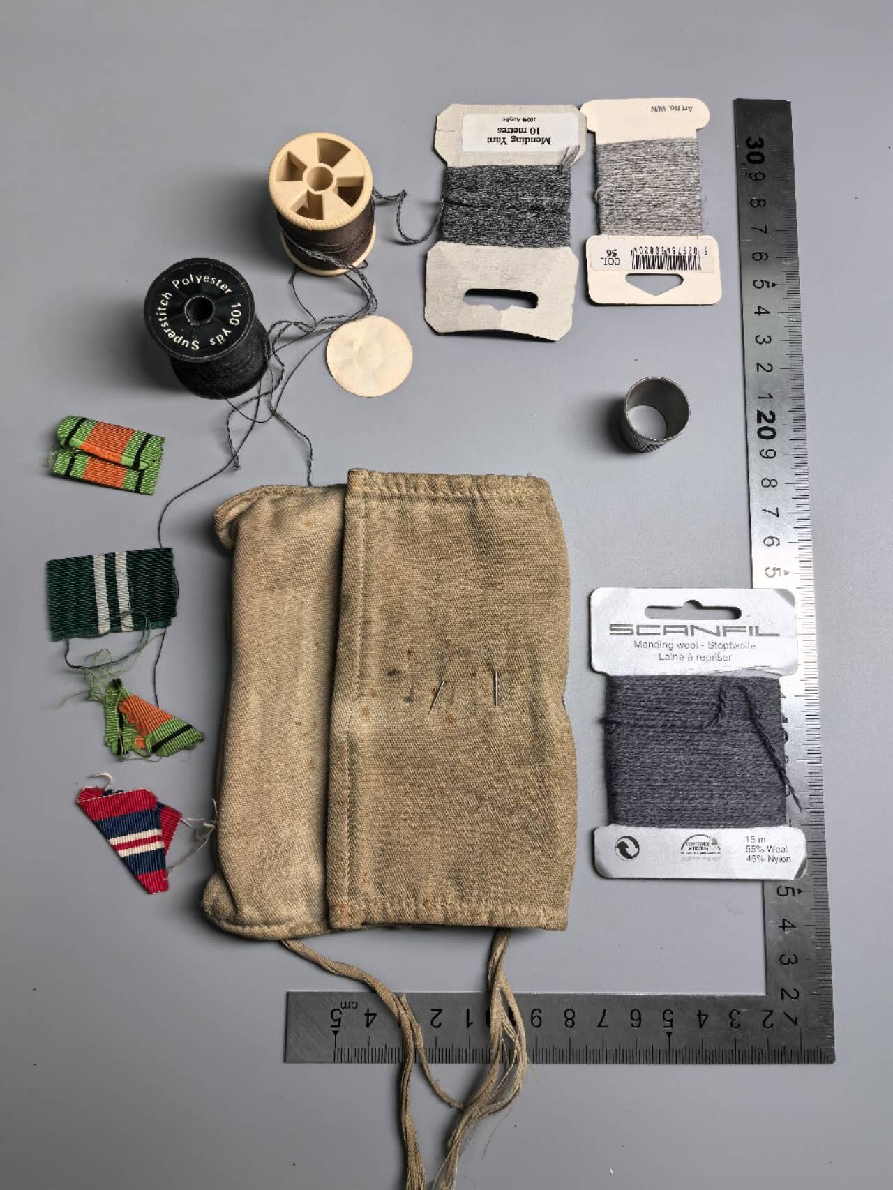 小驴勋章奖章收藏3月7日周六晚六点拍卖（珍爱和平，收藏战争，铭记历史，勿忘国耻，忠党爱国。有偿代拍，送拍规则在简介最后，参拍须阅读规则后再参拍，关系到运费包装发货时效真假辨别等关键信息，拍卖时不再发原图，看大图店主微信码在拍卖店铺介绍里）