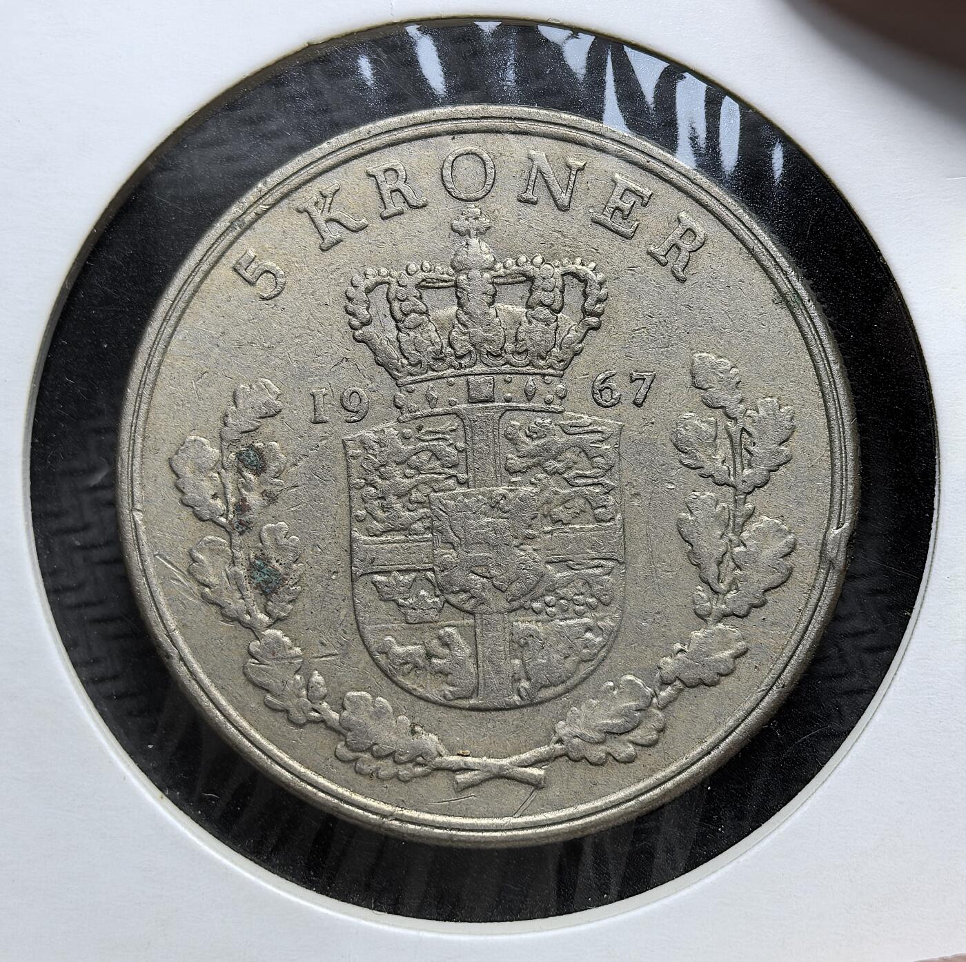 外国优质老铜币银币苏联纪念章，每周六晚九点倒数截拍，满百包邮可寄存，持续收拍 丹麦1967年弗雷德里克九世5克朗，正面是国王侧面像，背面为丹麦国徽与王冠，由设计师哈拉尔德・萨洛蒙设计，见证战后丹麦货币稳定期。