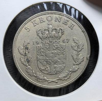 外国优质老铜币银币苏联纪念章，每周六晚九点倒数截拍，满百包邮可寄存，持续收拍 - 丹麦1967年弗雷德里克九世5克朗，正面是国王侧面像，背面为丹麦国徽与王冠，由设计师哈拉尔德・萨洛蒙设计，见证战后丹麦货币稳定期。