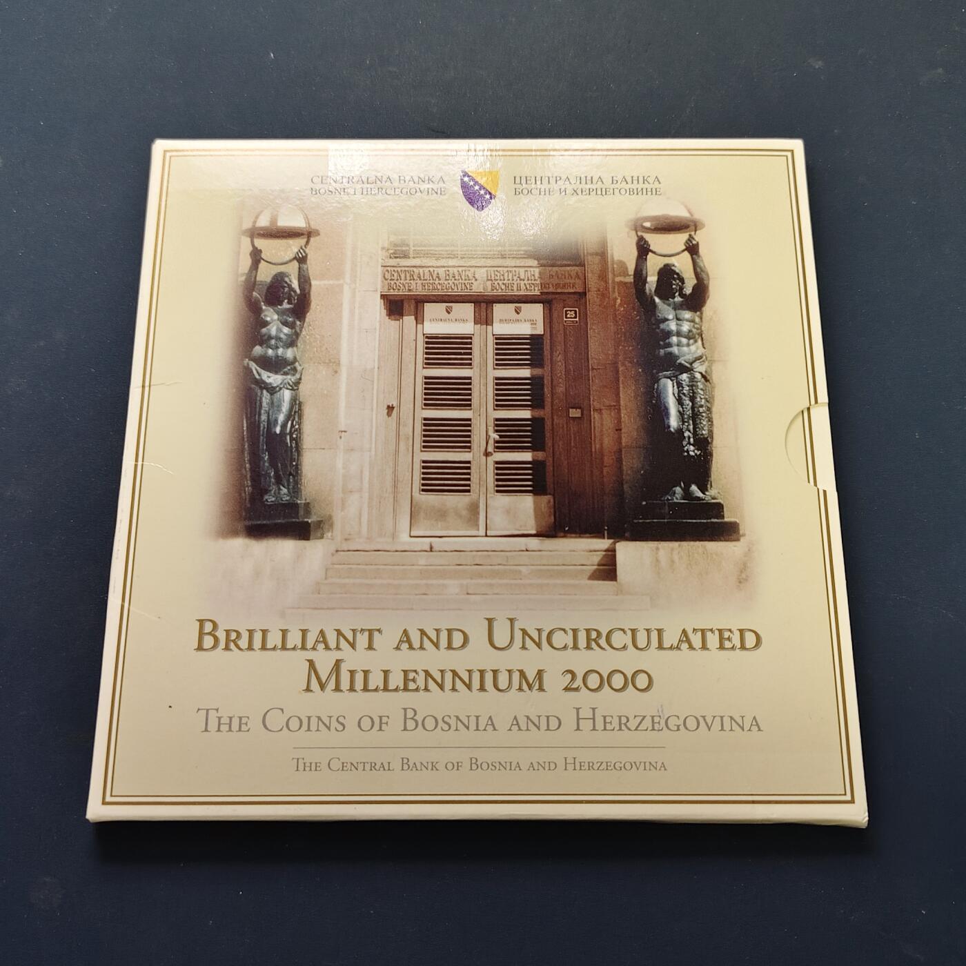 【全场包邮】纯粹捡漏拍509场 波斯尼亚和黑塞哥维那（波黑）2000年官方封装套币-1+2马克为首发年-MS1
