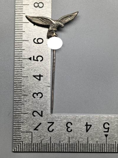 小驴勋章奖章收藏3月7日周六晚六点拍卖（珍爱和平，收藏战争，铭记历史，勿忘国耻，忠党爱国。有偿代拍，送拍规则在简介最后，参拍须阅读规则后再参拍，关系到运费包装发货时效真假辨别等关键信息，拍卖时不再发原图，看大图店主微信码在拍卖店铺介绍里） - 得三早期空军鹰领口插针样式迷你章