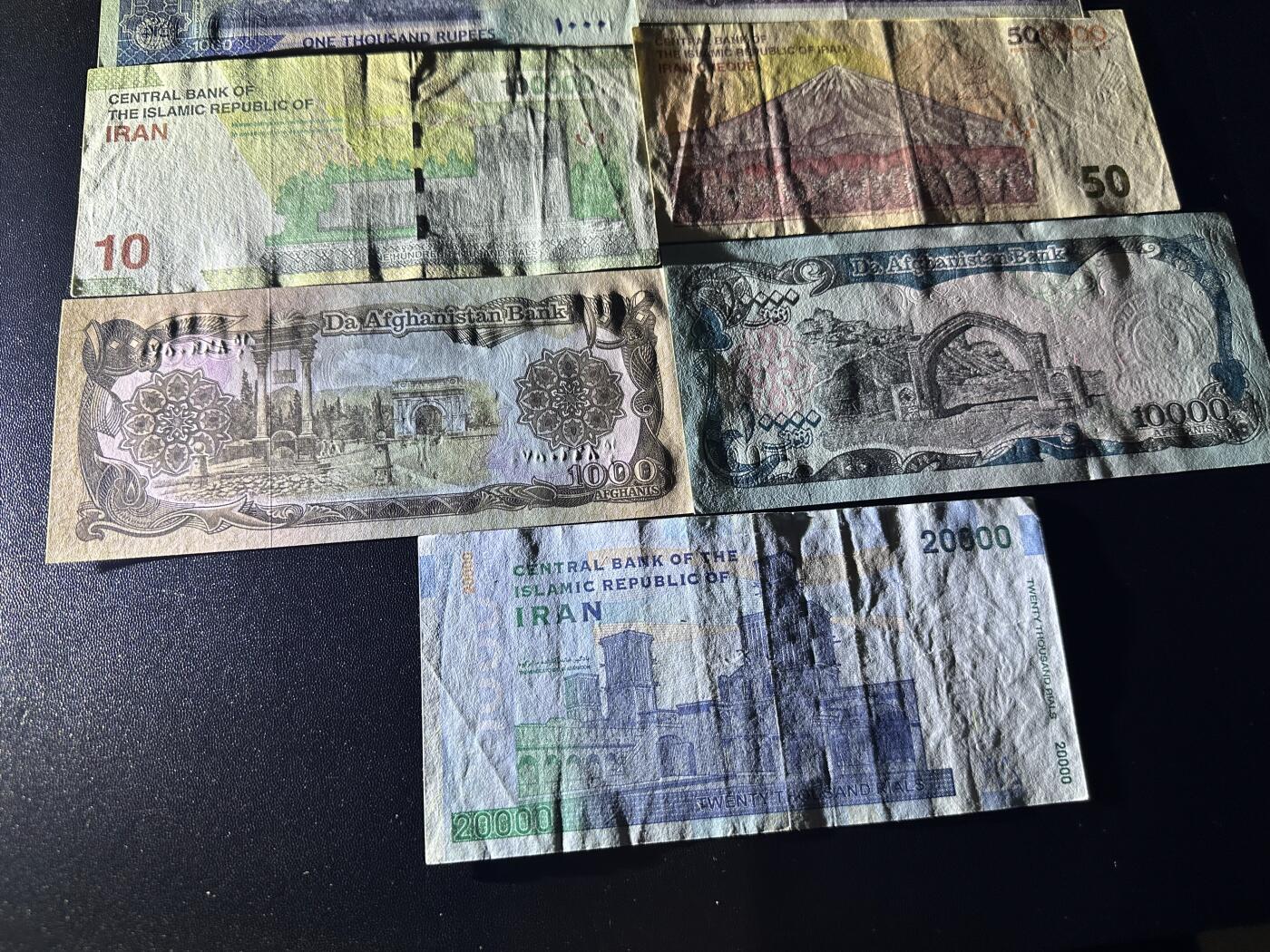 《外钞收藏家》第六百一十五期（畅拍场）（长期征集拍品、欢迎藏友们联系合作） 巴基斯坦、土耳其、伊朗7张一起 巴基斯坦全新 其他非全新